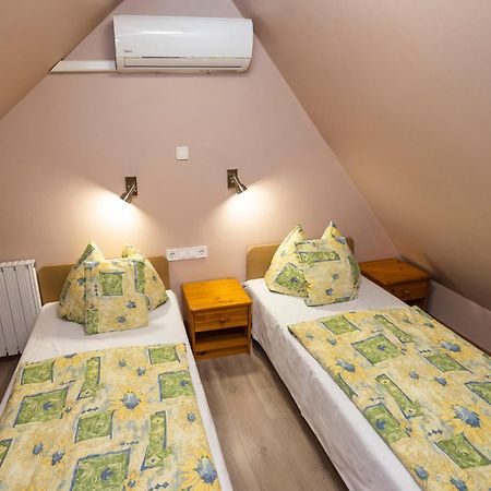 Cecey Apartman Eger Ngoại thất bức ảnh