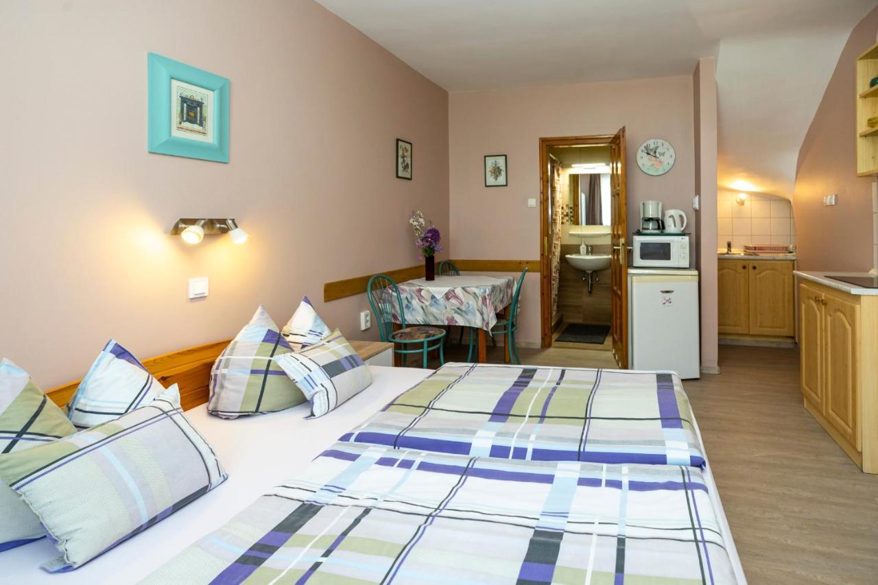 Cecey Apartman Eger Ngoại thất bức ảnh